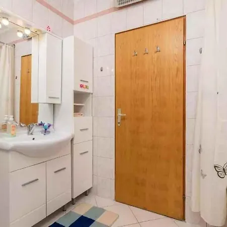 Apartamento In 51205 Grižane